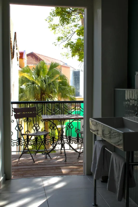 King Room private balcony Boutique Hotel Curacao Rooms Suites Willemstad Kura Botanica ()