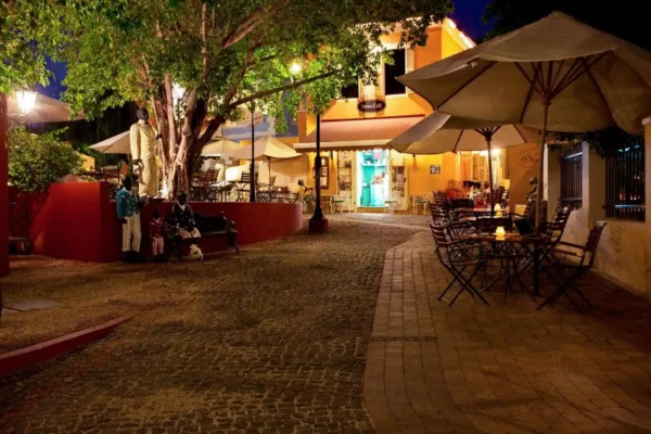 Van Kura Hulanda Village Spa naar Kura Botanica