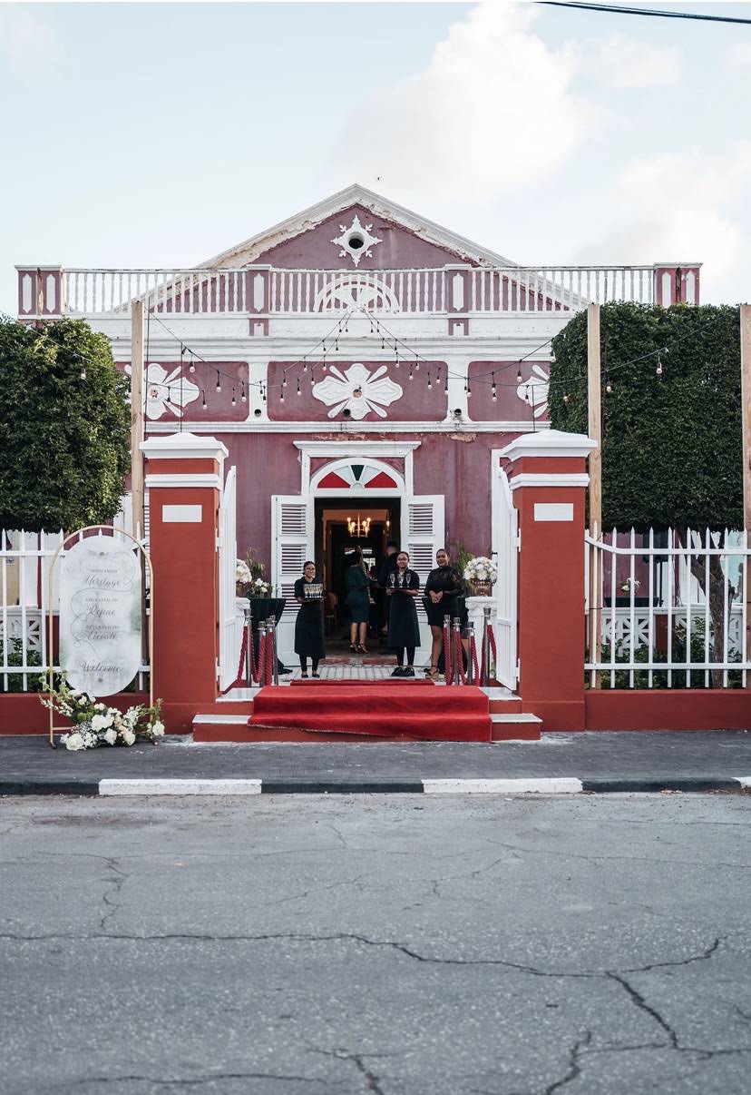 La Vie en Rose Curacao